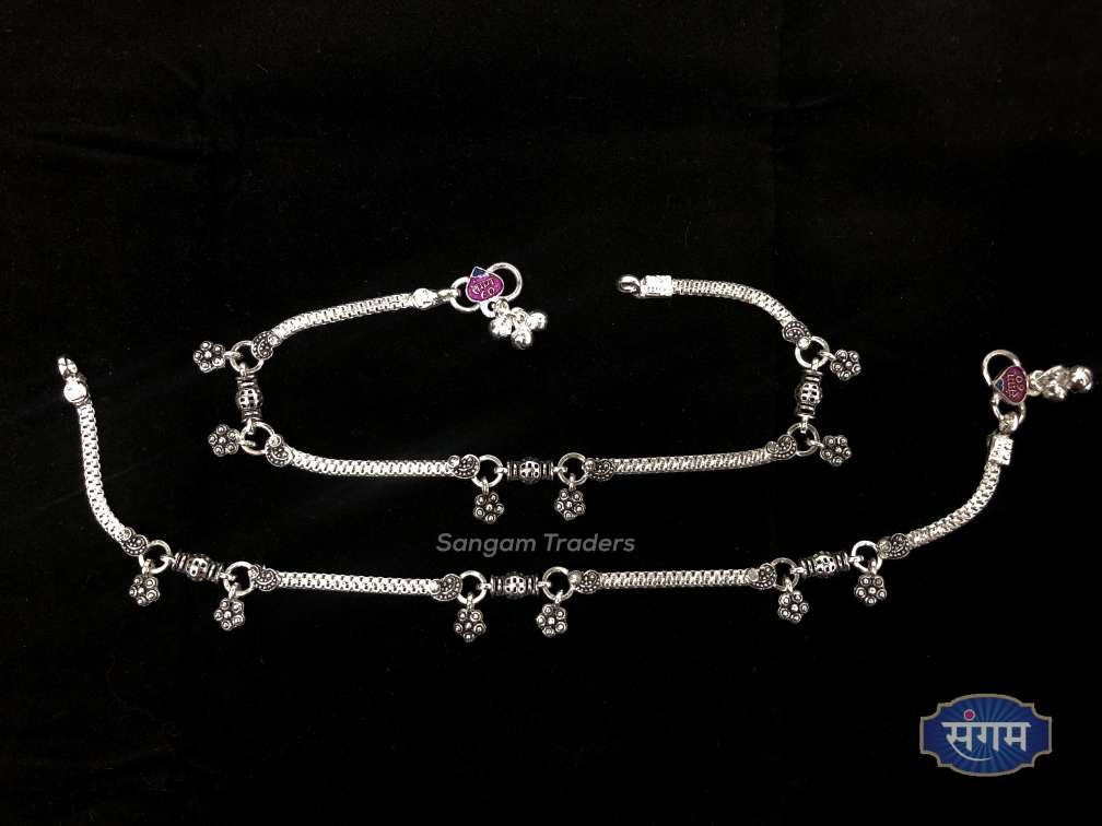 Different type of anklet